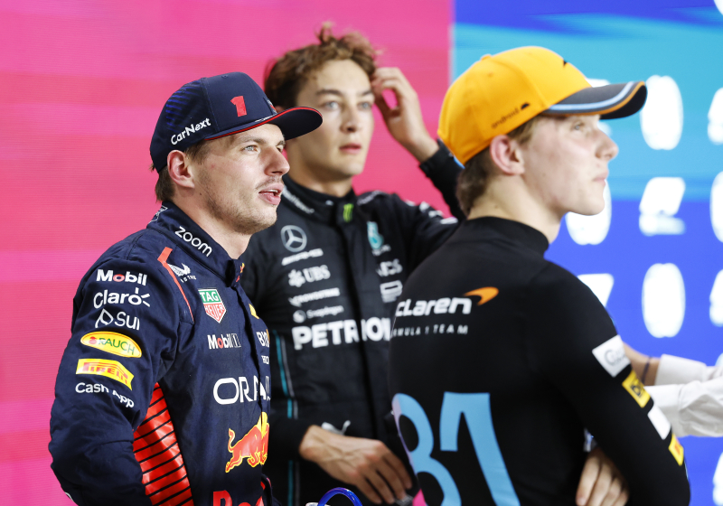Russell zag kans op uitdagen Verstappen door Hamilton verdwijnen: "Waarom niet?"