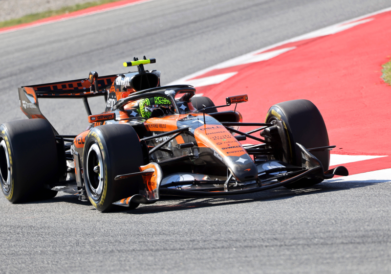 LIVE | Tweede vrije training GP Barcelona: Blijft Norris snelste na gesleutel aan Mercedes-motor?