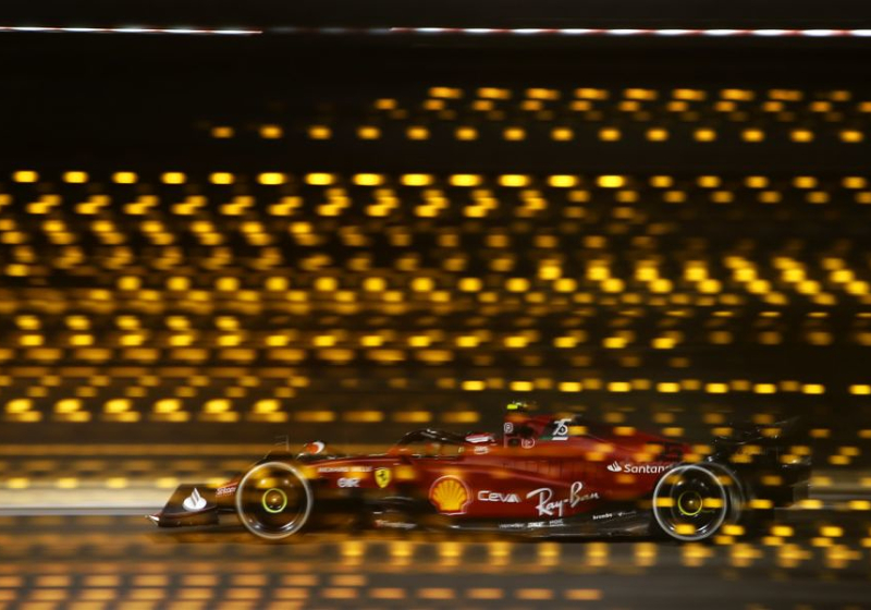 Bahrein P2: Sainz, 3º; Alonso, 5º y Checo, 7º