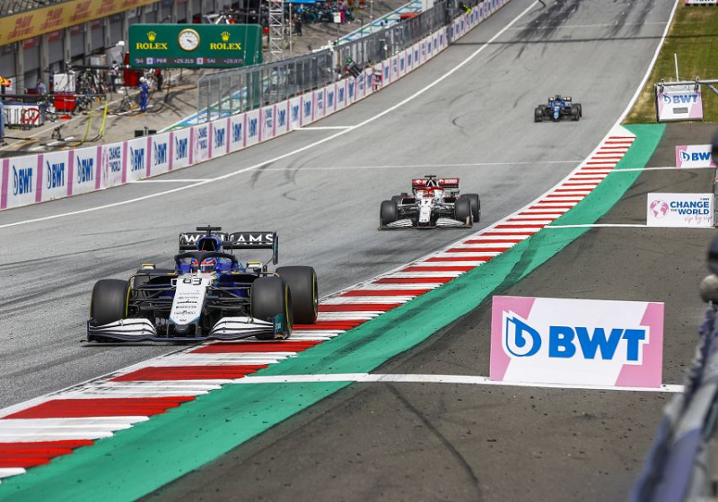 Alfa Romeo better than Williams despite impact of "special" Russell