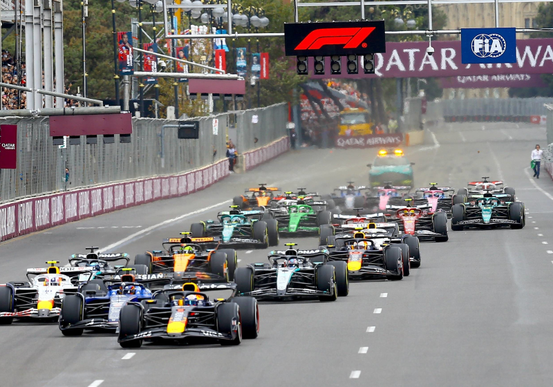 LIVE (gesloten) | Grand Prix van Azerbeidzjan: Verstappen leidt comfortabel, Norris op P7