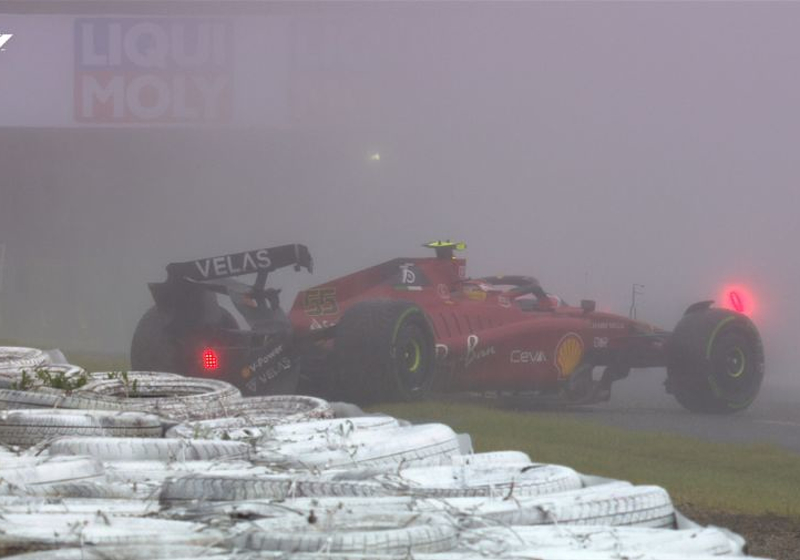 Carlos Sainz se estrella en el inicio del GP de Japón