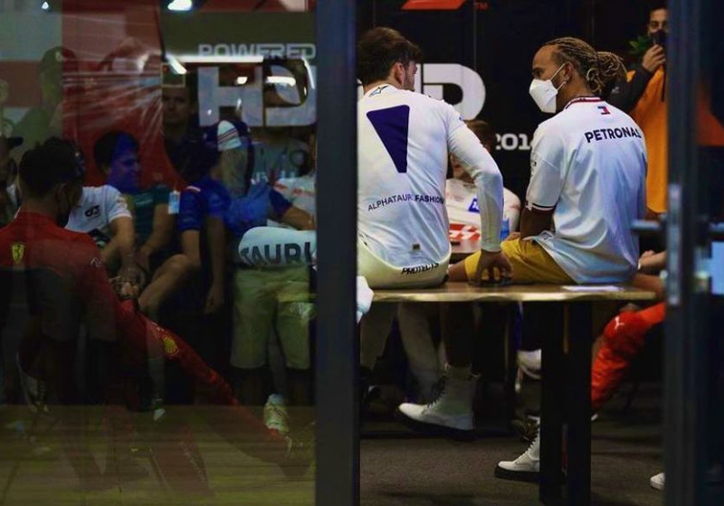 Coureurs nog steeds in gesprek: wel of niet deelnemen aan Grand Prix?