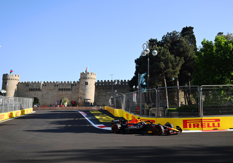 Marko zag Verstappen worstelen in RB19: "Moest eerst een aanpassing proberen"