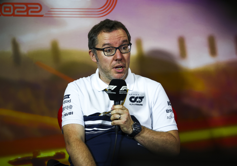 "AlphaTauri tiene que pelear por el quinto lugar"