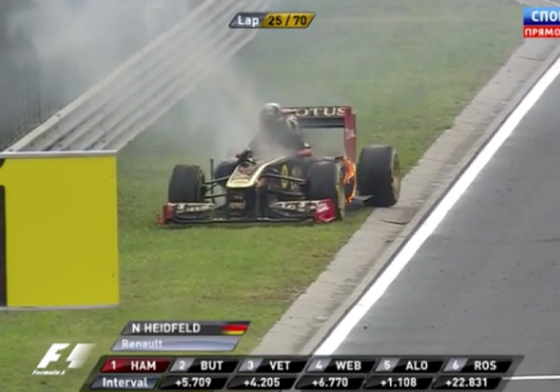 VIDEO: De vlammende auto van Heidfeld in de Hongaarse Grand Prix van 2011