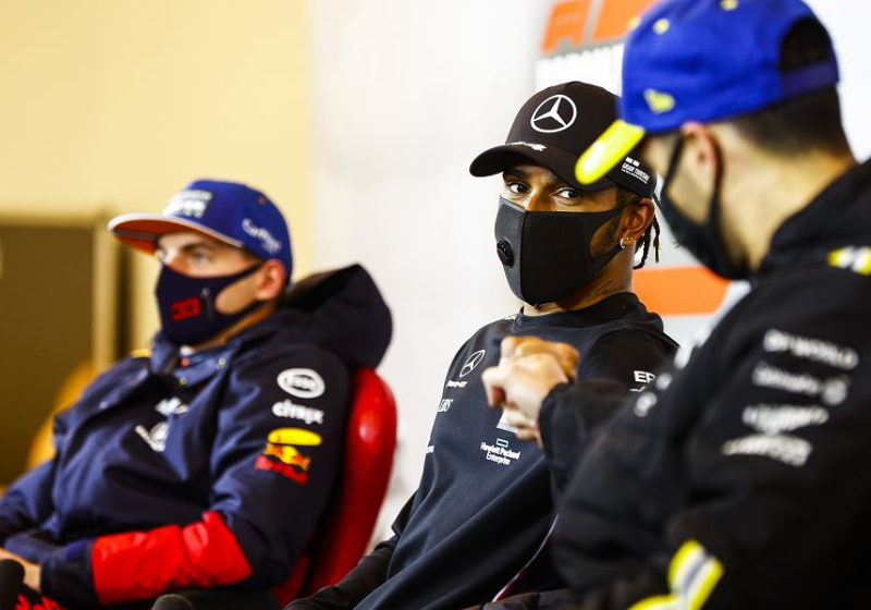 Wolff over onderhandelingen Hamilton: "Klinkt absurd, maar geen tijd om erover te praten"