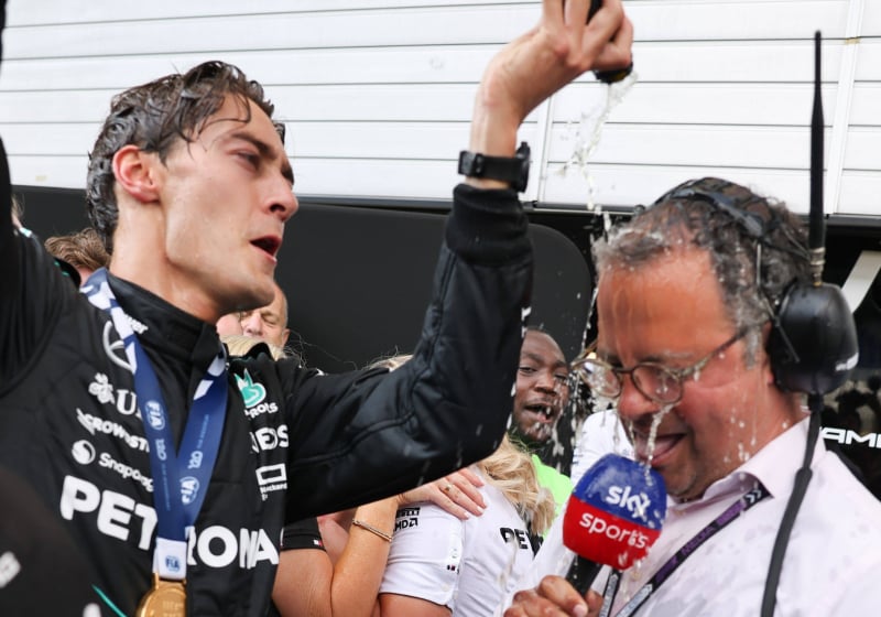 Russell moet lachen om crash Norris en Verstappen: "Alsof één keer niet genoeg was!"