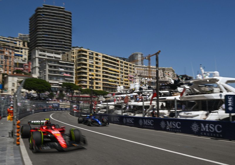 Carlos Sainz se estrella en las FP2 de Mónaco