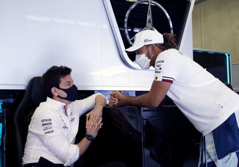 Hamilton and Wolff "brainstorming" Mercedes line-up