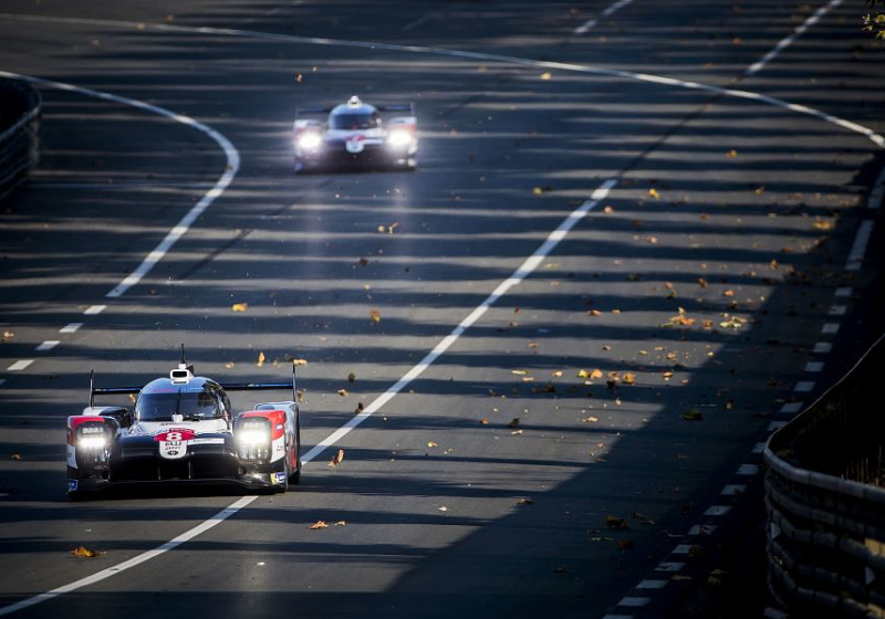 Le Mans sunset report: Toyota streak away, drama in LMP2