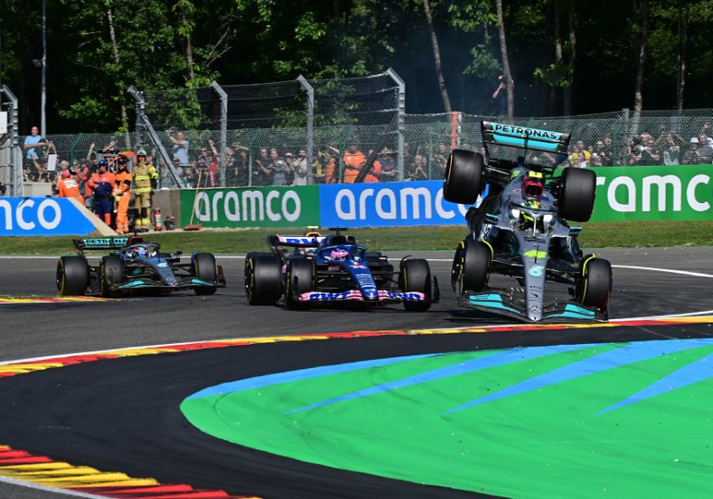 "Los comentarios de Alonso sobre Hamilton son inexactos e injustos"