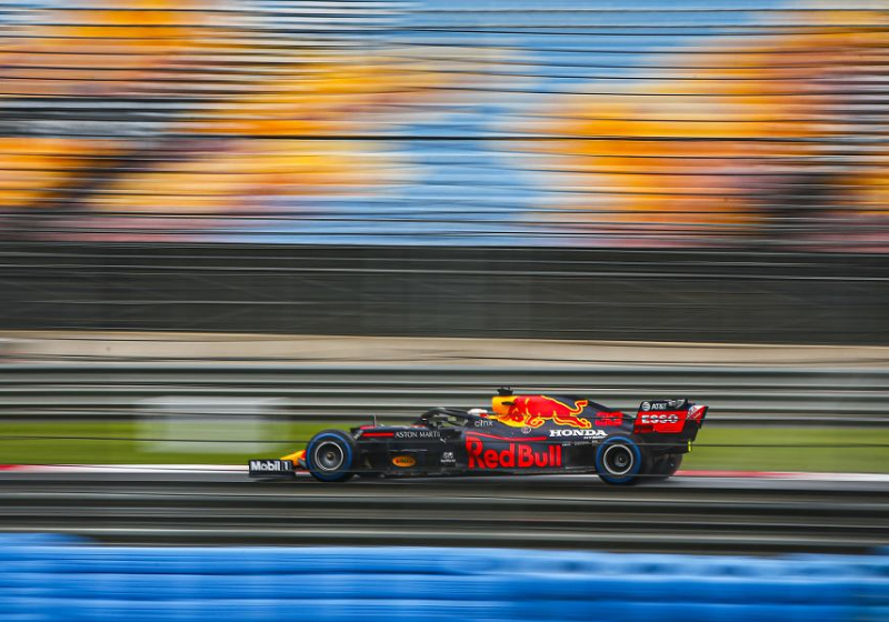 Red Bull "too grown up to be a customer team" - Horner