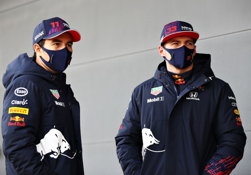 Verstappen over Pérez: 'Hoop dat we samen tegen Mercedes kunnen vechten'