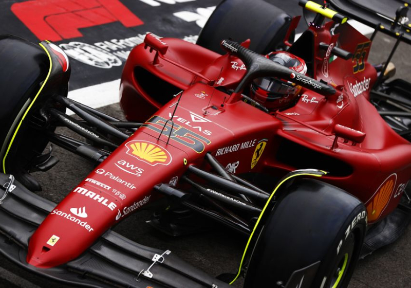 Carlos Sainz lidera las FP1 en Bélgica; Checo 10°