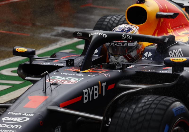 Verstappen encabeza la FP1 en Japón; Sainz 2°, Alonso 6° y Checo, 11°