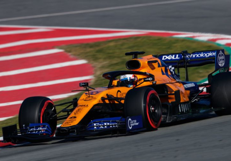 Sainz laat zich niet van de wijs brengen: 'Red Bull en Ferrari veel sneller'