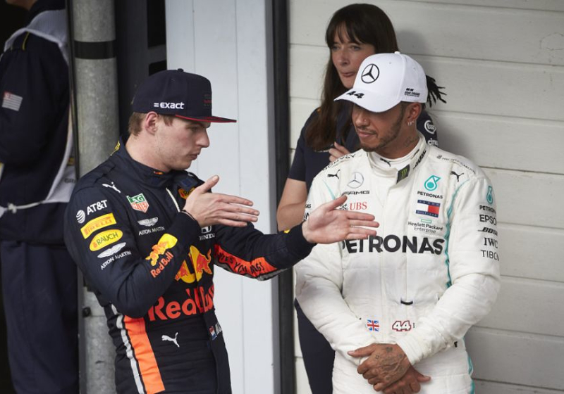 Hamilton vraagtekens bij vermogen Red Bull op 'normale circuits' op zeeniveau