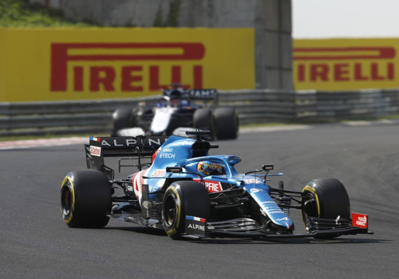 Alonso over duel met Hamilton: "Het was ook belangrijk voor Verstappen"