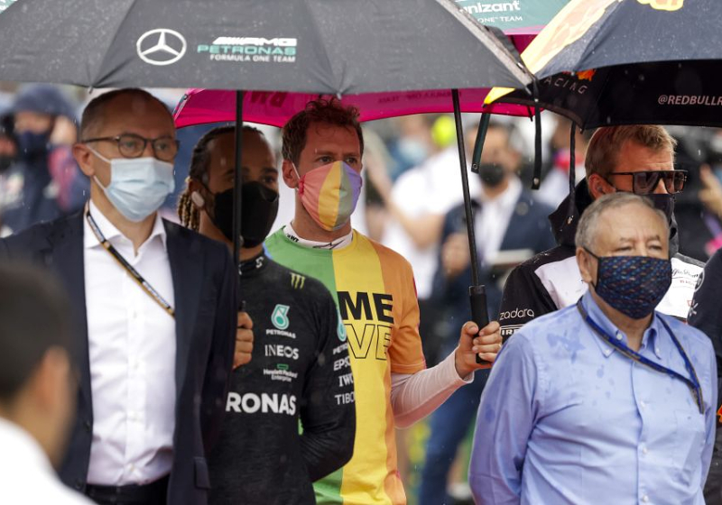 Vettel, sorprendido por la eliminación de la protesta contra el racismo