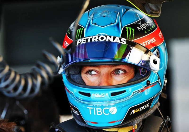 Russell apologises after "inevitable" Sainz contact