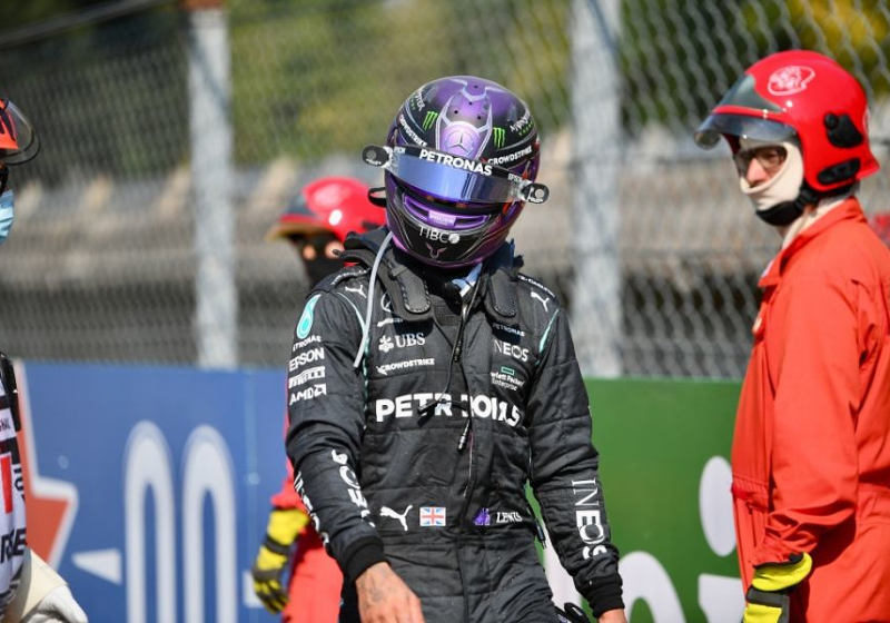 Hamilton hoopt dat Verstappen leert: "Ik sta niet bekend om dit soort incidenten"