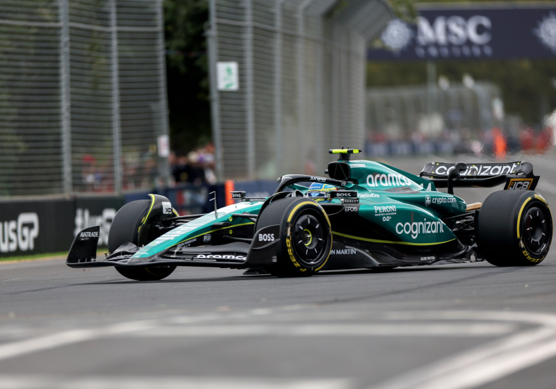 "Alonso puede gestionar su carrera desde el coche, no necesita un estratega"