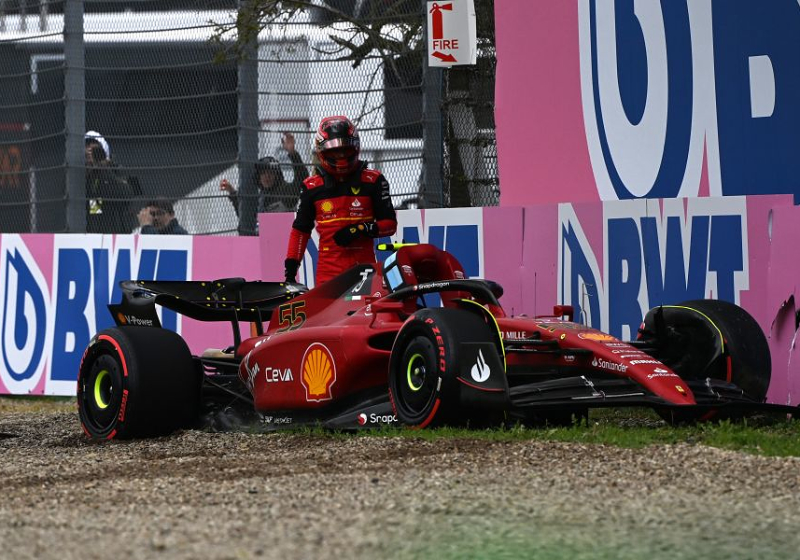 Sainz verbijsterd door crash: "Zat niet eens op de limiet"