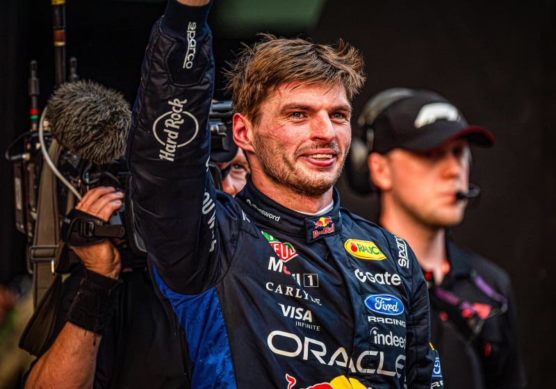 VIDEO | Verstappen ontsnapt in Maleisië: 'Er zit een spijker in mijn band!' | GPFans News