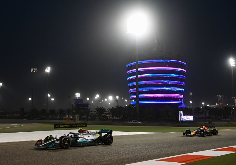 Hamilton hoopt op verbeteringen: "Denk niet dat we er zo goed voor staan"