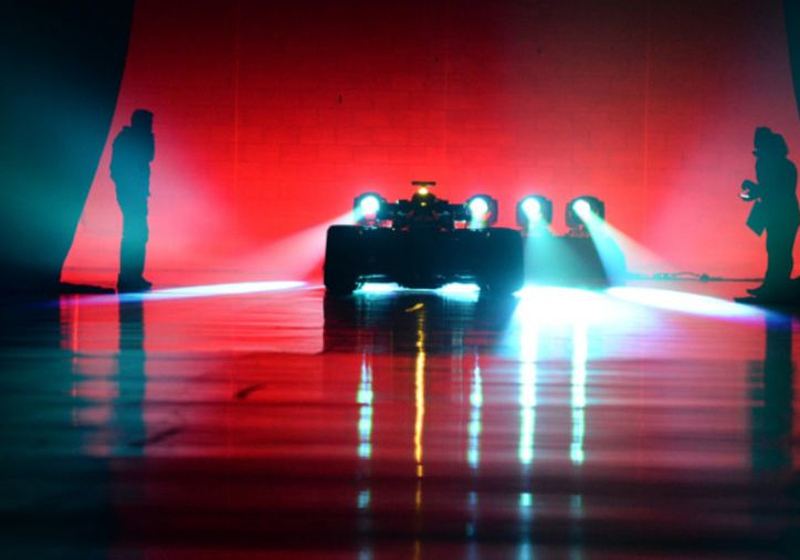 Mercedes plaagt opnieuw met verwarrende teaserfoto