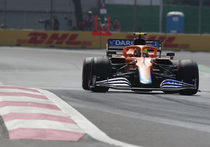 Norris over inhaalrace Hamilton: “Misschien moet hij maar met drie wielen rijden"