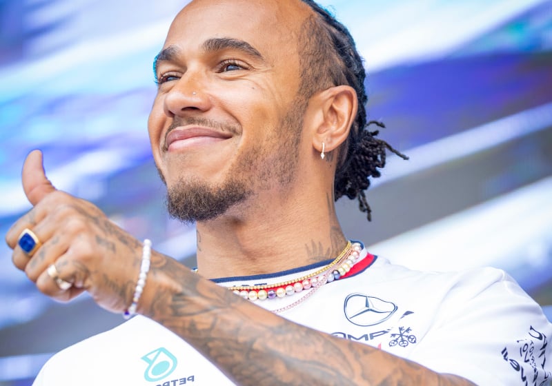 Hamilton adds fuel to Shakira speculation after Spanish dinner outing