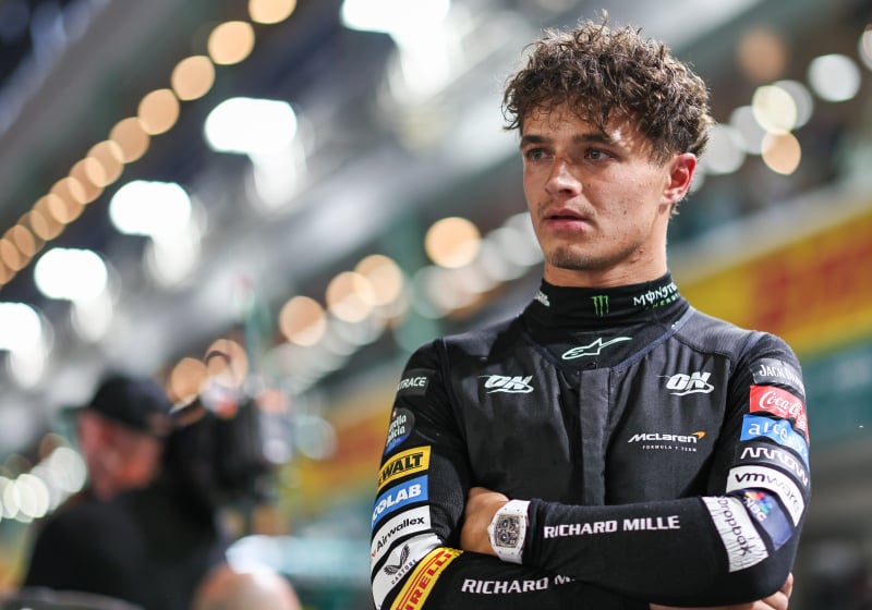 Norris doet imitatie van Verstappen met 'boycot' op Nederlandse televisie