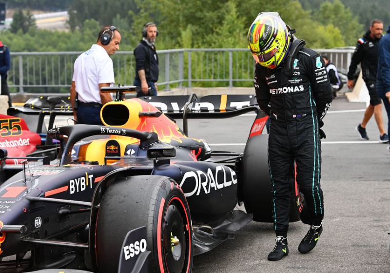 Hamilton 'almost broke his back' in Alonso crash