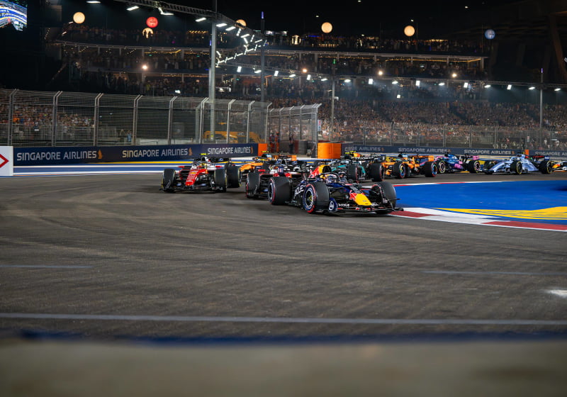 Verstappen wint voor het eerst in Singapore: "Gelukkig was mijn start net goed genoeg"