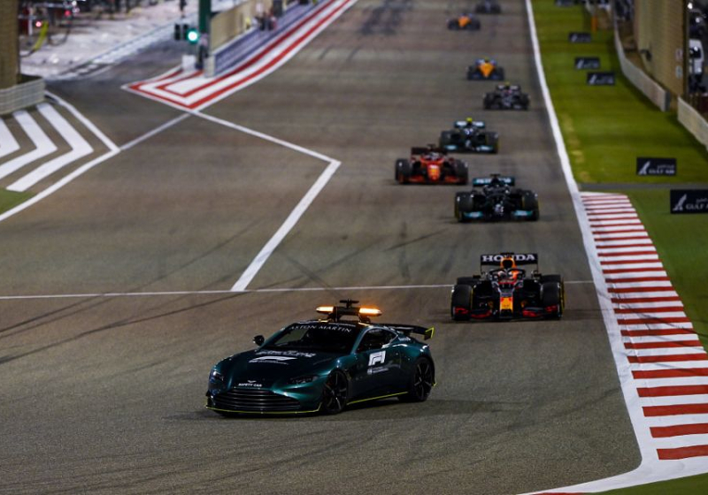 Coronel verklaart herstart Verstappen: 'Dat je nog over dit soort dingen na kunt denken'