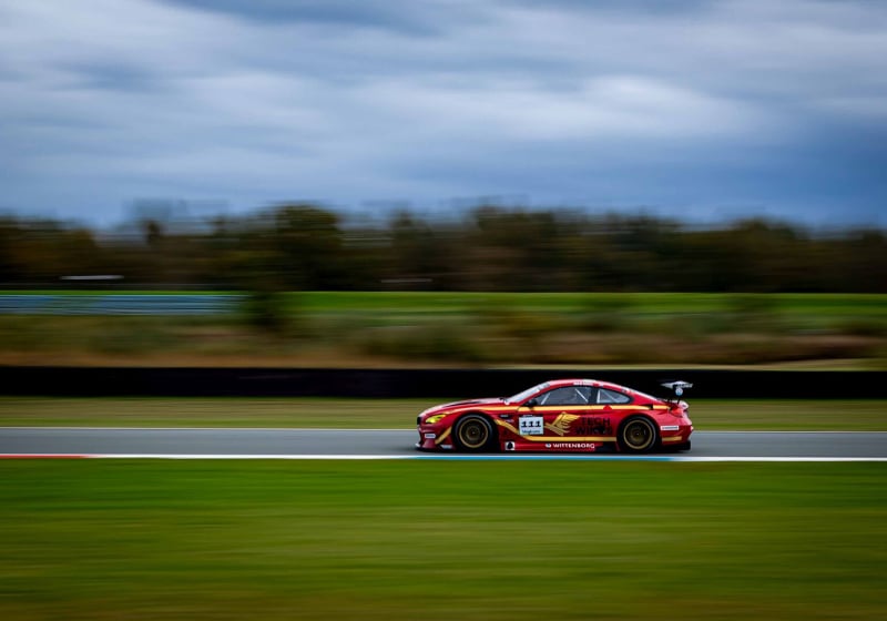 Kampioen Birdsall wonderbaarlijk ongedeerd na mega-klapper op TT Circuit Assen