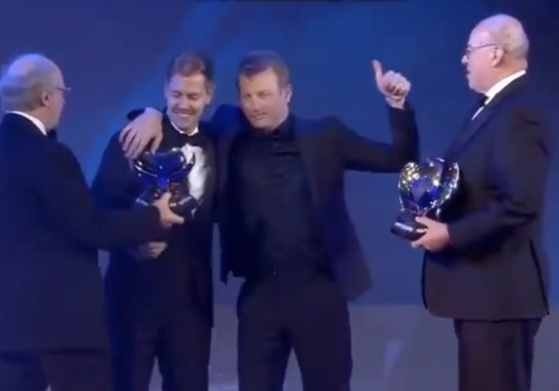 Beschonken Räikkönen neemt prijs op FIA gala in ontvangst