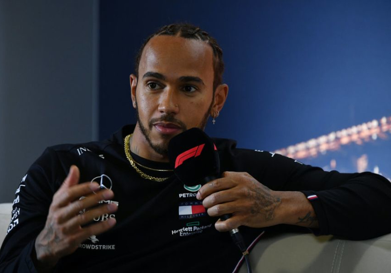 Hamilton shows his colours ahead of 'El Clasico'