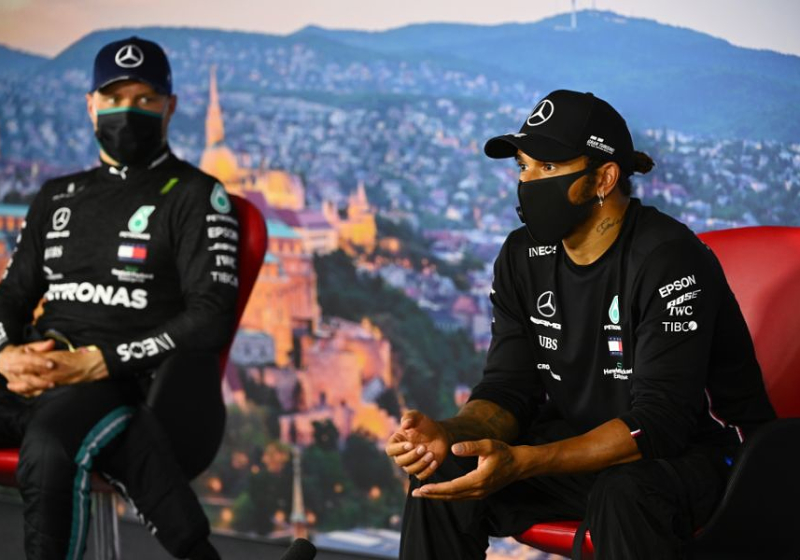 Hamilton uit kritiek op aanpak van racisme door Formule 1: 'Ze moeten meer doen'