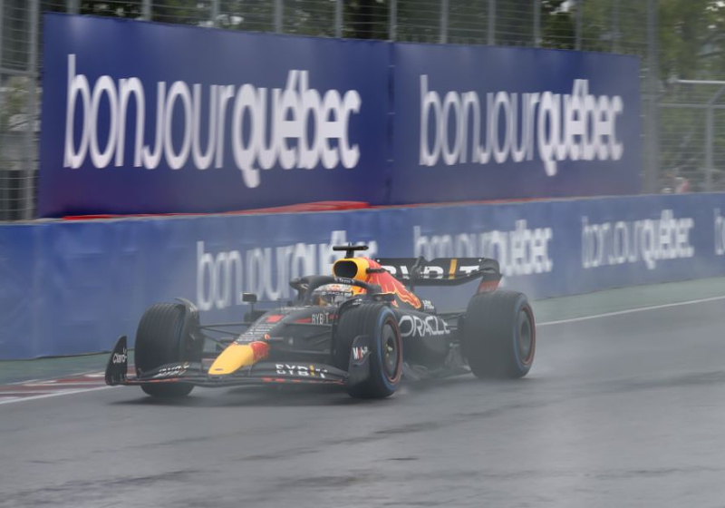 Verstappen dacht niet aan droogweerbanden: "Het was gewoon te nat"