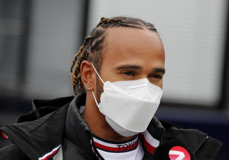 Hamilton over toekomst in F1: "Ik wil hier volgend jaar weer rijden"