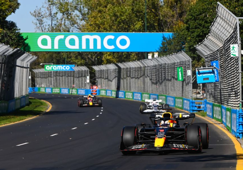 Checo Pérez, cada vez más lejos de Max Verstappen