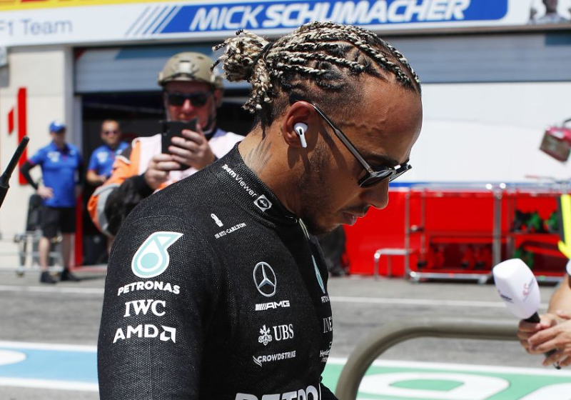 Bottas onthult: 'Sprak met Hamilton kort na controversiële race in Abu Dhabi'