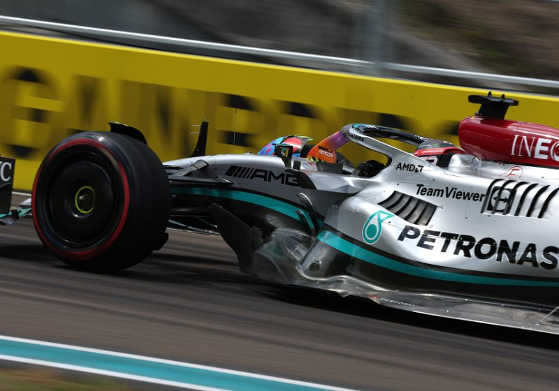 Mercedes "won't get excited" despite stunning Russell FP1 showing