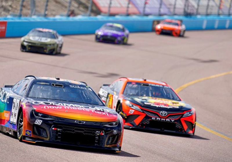 Joey Logano consigue su pase a la final en Las Vegas; Suárez 16°