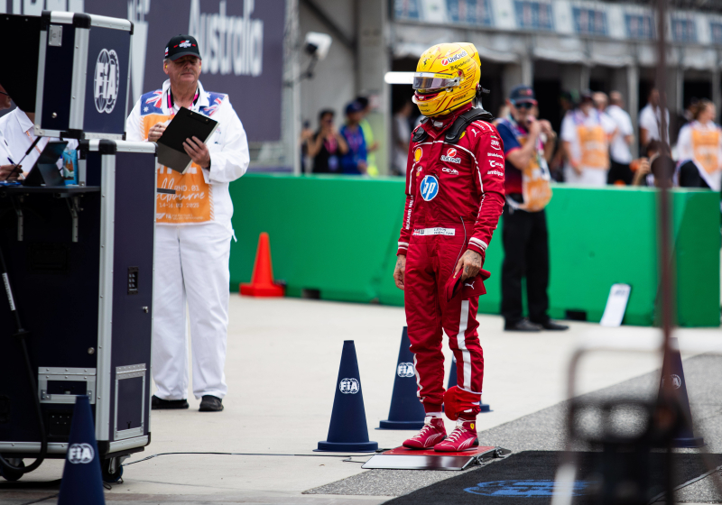 Hamilton ACCUSA la Ferrari per il suo risultato in qualifica al GP d’Australia!