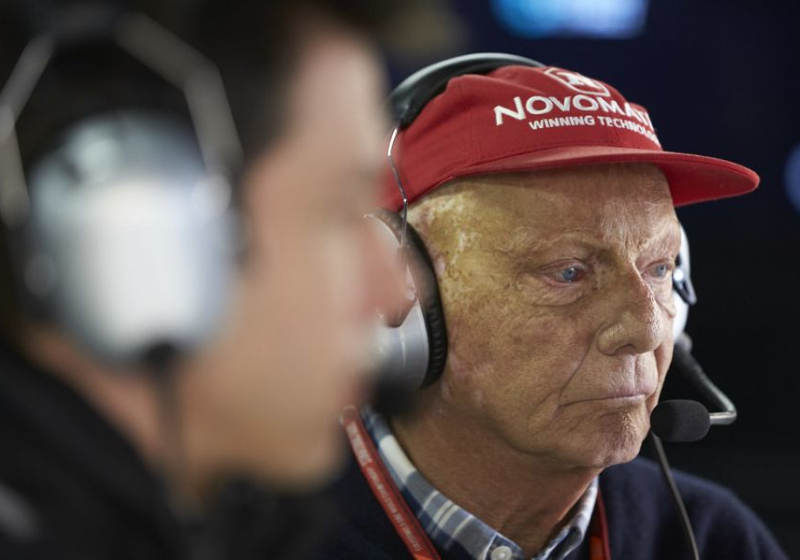 'Lauda to be buried in race suit'