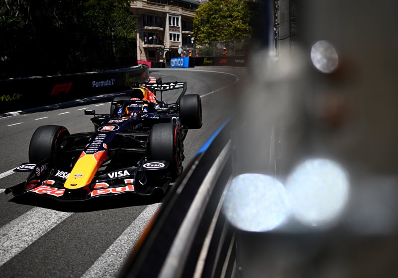 LIVE | F1 GP Monaco: Start met Antonelli en Verstappen vooraan, slechts 21 auto's op de grid